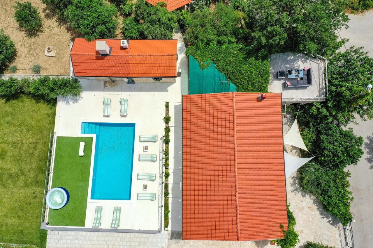 Home Away From Home With Outdoor Pool, Botanical Garden And A Beautiful Sea View Kaštela Exteriör bild