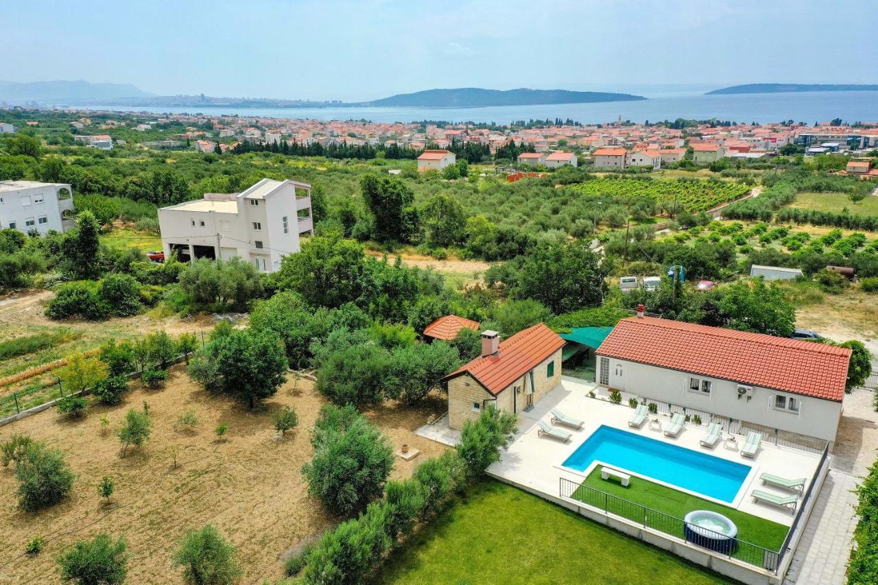 Home Away From Home With Outdoor Pool, Botanical Garden And A Beautiful Sea View Kaštela Exteriör bild