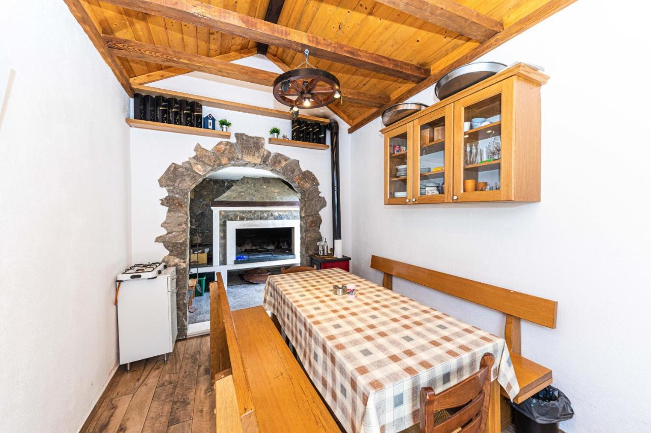 Home Away From Home With Outdoor Pool, Botanical Garden And A Beautiful Sea View Kaštela Exteriör bild