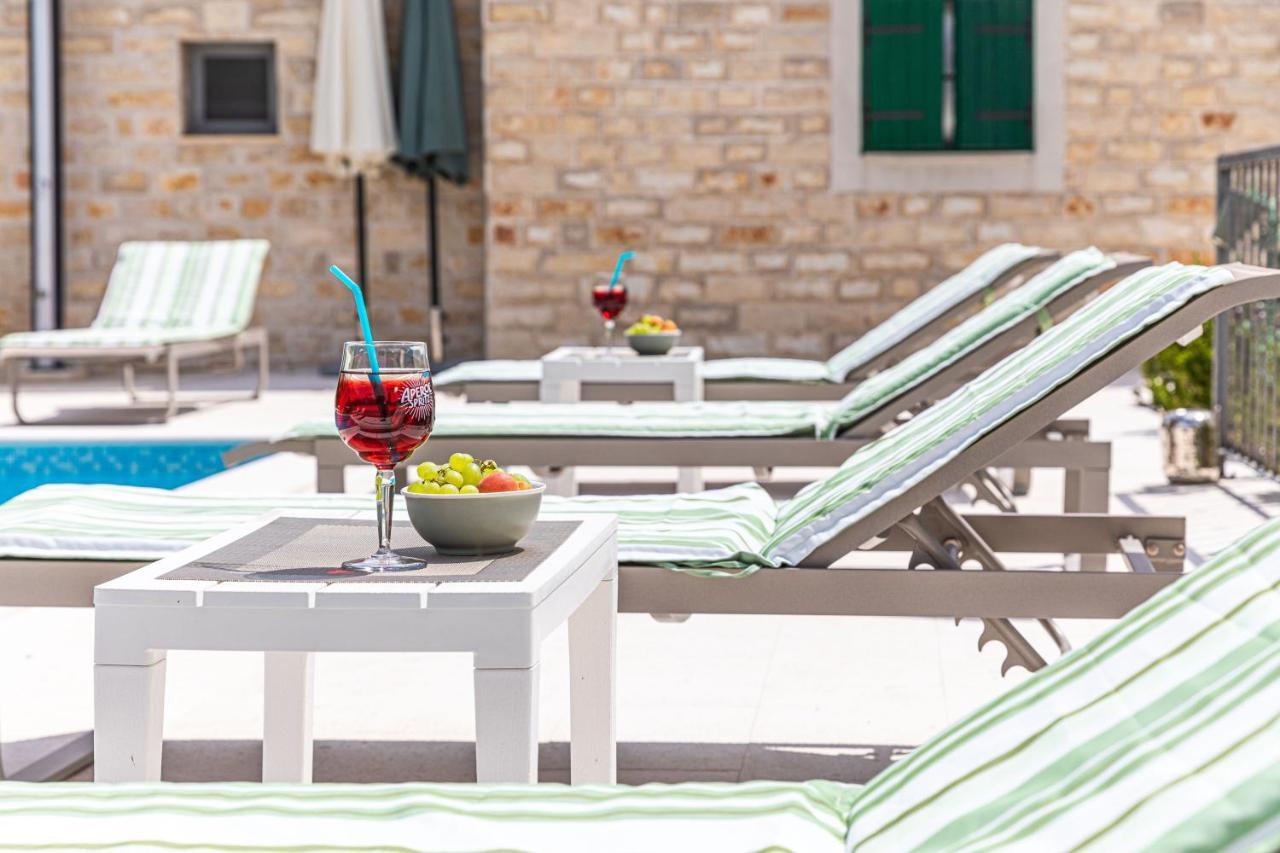 Home Away From Home With Outdoor Pool, Botanical Garden And A Beautiful Sea View Kaštela Exteriör bild