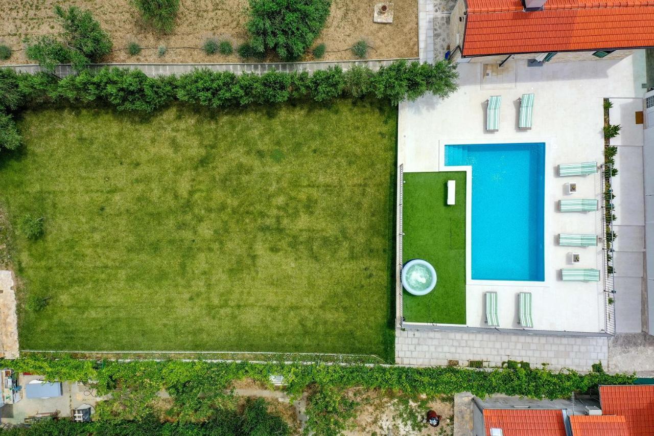 Home Away From Home With Outdoor Pool, Botanical Garden And A Beautiful Sea View Kaštela Exteriör bild