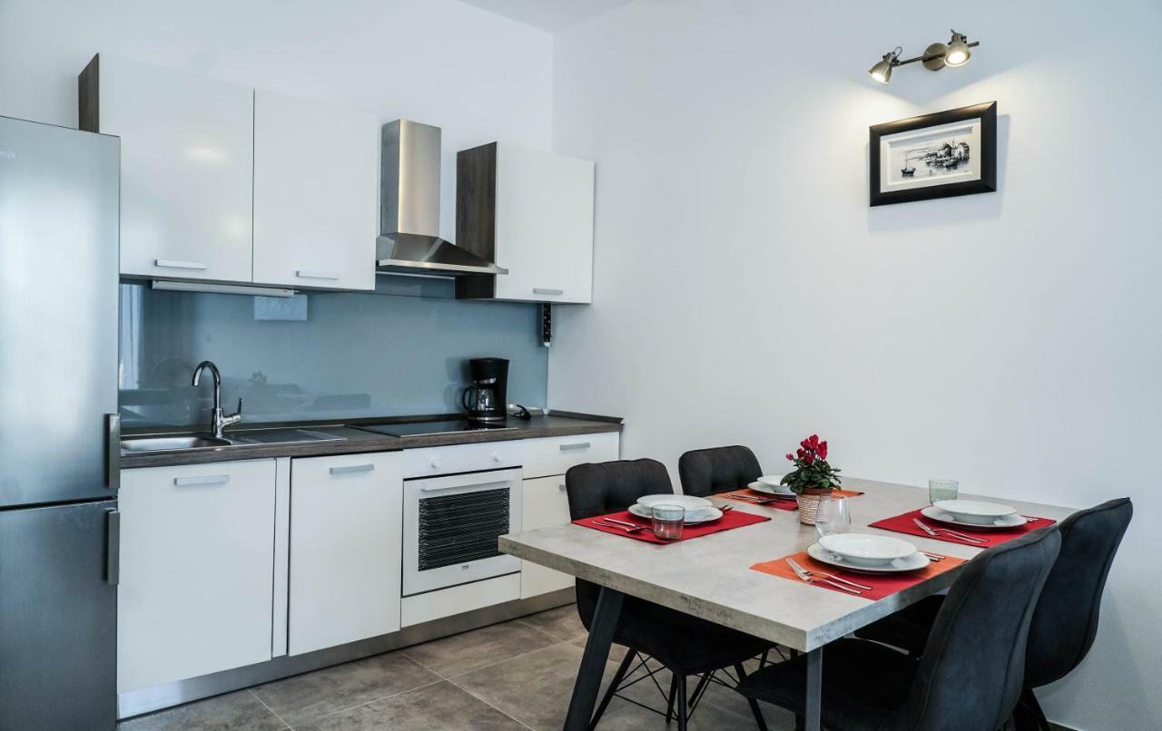 Home Away From Home With Outdoor Pool, Botanical Garden And A Beautiful Sea View Kaštela Exteriör bild