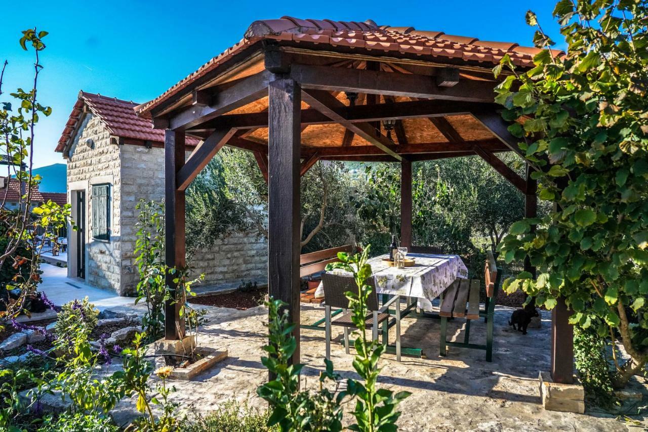 Home Away From Home With Outdoor Pool, Botanical Garden And A Beautiful Sea View Kaštela Exteriör bild
