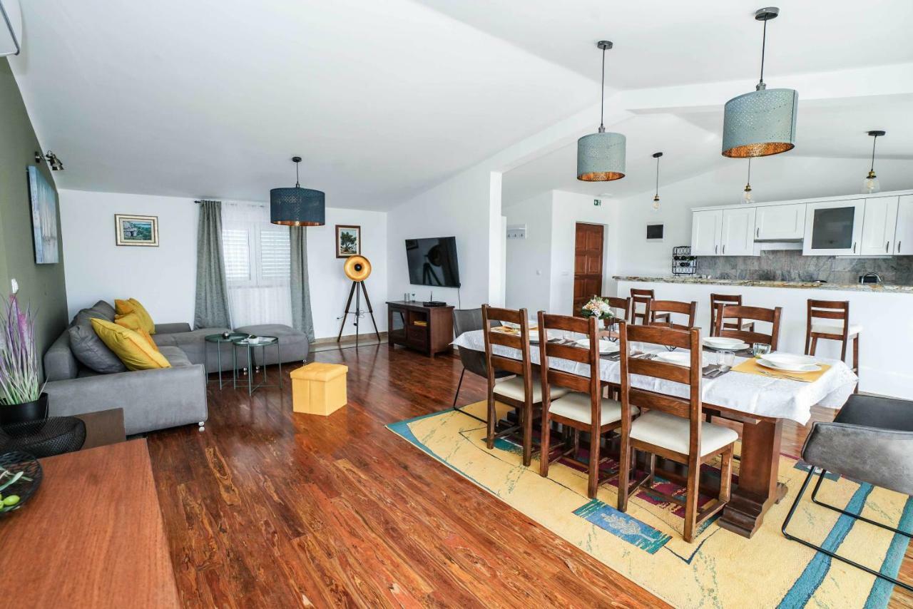 Home Away From Home With Outdoor Pool, Botanical Garden And A Beautiful Sea View Kaštela Exteriör bild